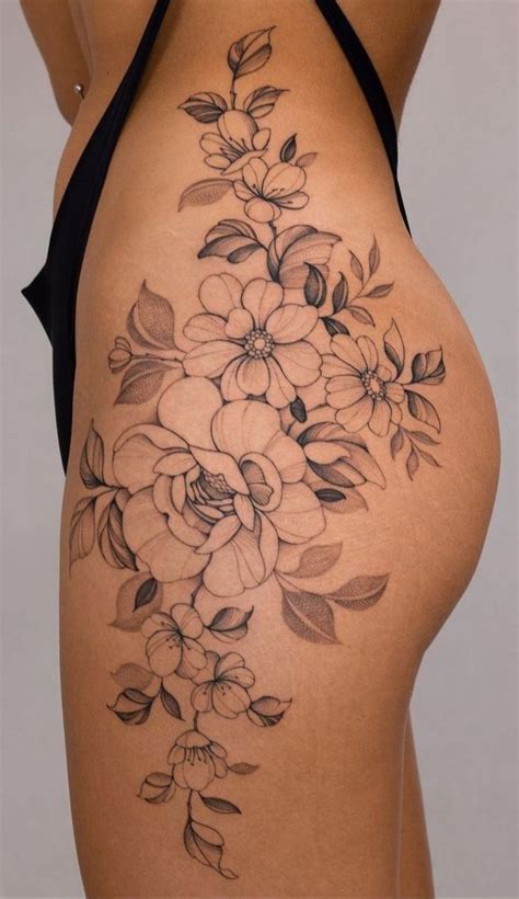 Tatuagem Na Lateral Do Quadril