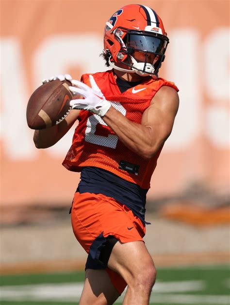 Syracuse football’s Trebor Pena named to Paul Hornung Award preseason