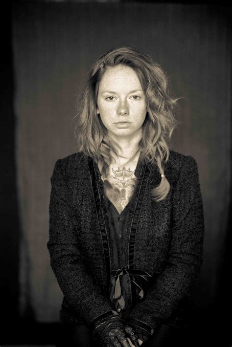 MODEL : Hattie Watson PHOTOGRAPHER : Geno Malusek