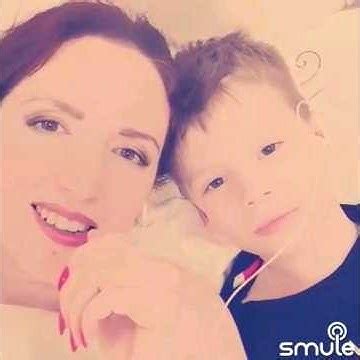 Елена Ваенга "Мама, что ты плачешь?" Исполняет мама и сын - YouTube