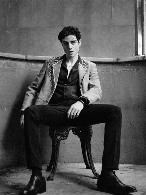 606.989+ Fotos y Imágenes de Fotos+de+penes+grandes+de+hombres Gratis