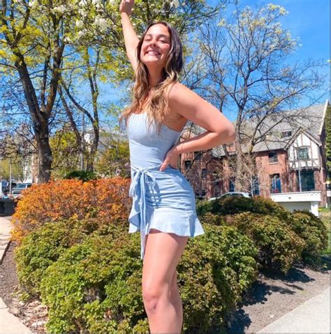 photo xana kernodle posing  fancy picture  university  idaho campus