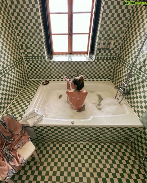 Daniela Castro Wiki, Biography, Age, Gallery, Spouse and more