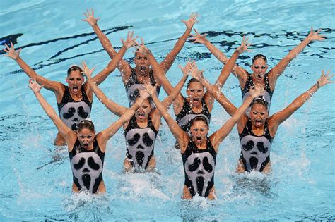 27 Synchronized Swimming Funny Freeze Frames! - Wow Gallery | eBaum's World