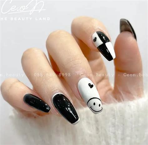 Elevate Your Style with These Stunning Black Nails Art Designs! – best ...