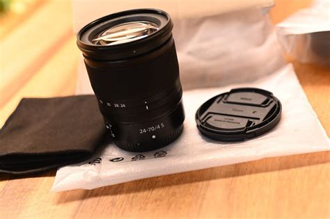unbenutztes Objektiv Nikkor Z 24-70 mm f/4 S | Kaufen auf Ricardo