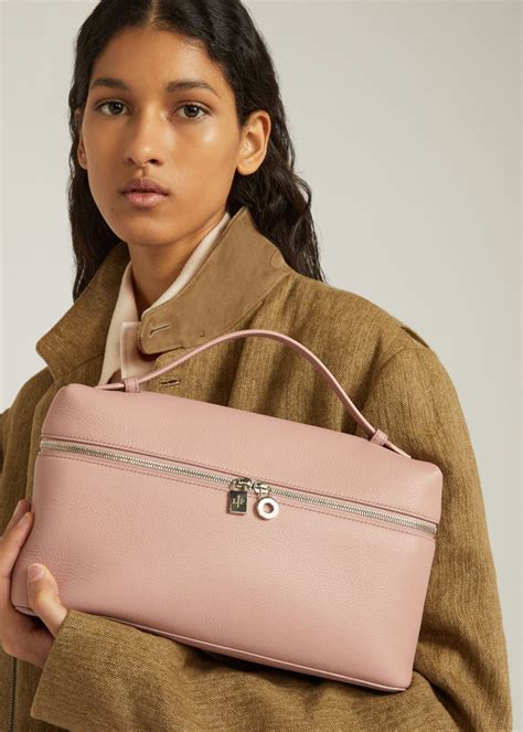 extra pocket pouch   calfskin flowering cherry loro piana