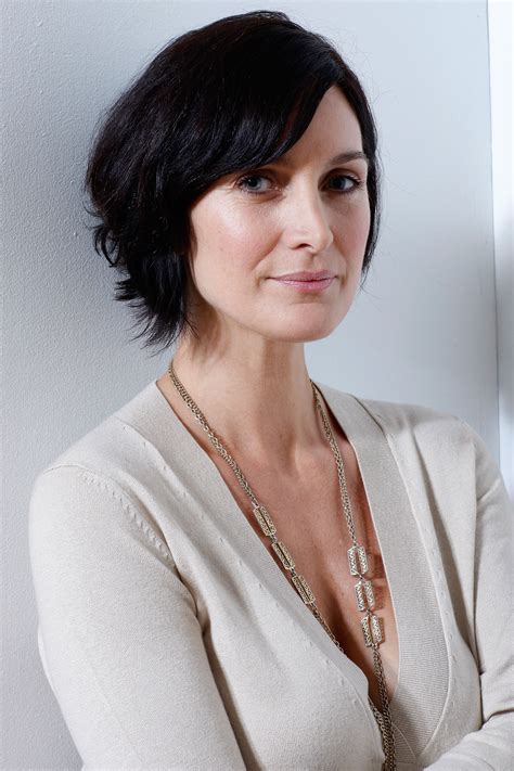 Carrie Anne Moss Photos