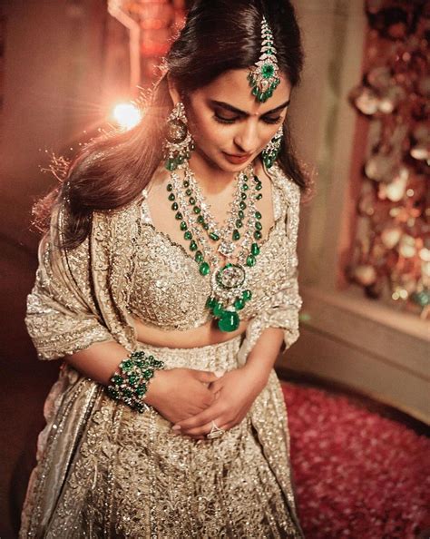 isha ambani wedding jewelry cost 8