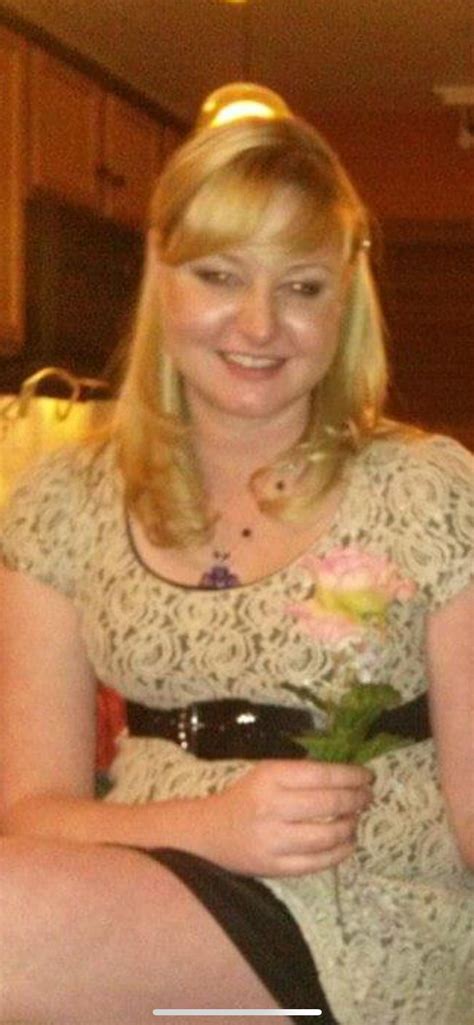 My mom has been mistaken for my sister so many times. : r/mildlyinfuriating