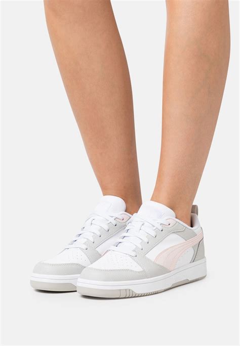 Puma REBOUND - Sneakers basse - white/frosty pink/cool light gray/beige ...