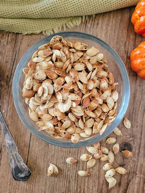 How to Roast Pumpkin Seeds (in the Oven) - Hip Hip Gourmet