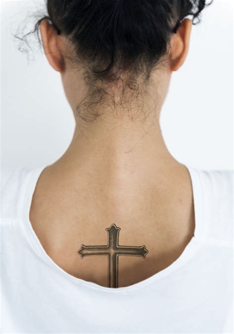 Beliebte Tattoos: 12 Tattoo-Symbole mit großer Bedeutung | BUNTE.de