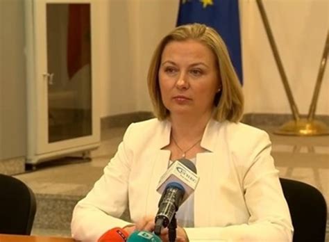 Министър Йорданова: Увеличението на заплатите в ГДО и ГДИН може да се ...
