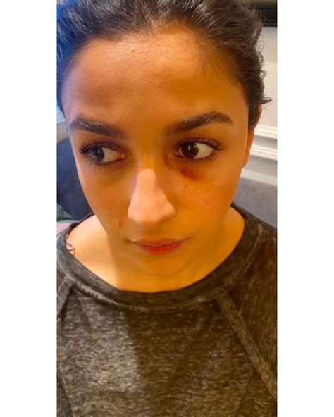 Gangu bai had a rough(bondage)night : r/AliaBhattPics