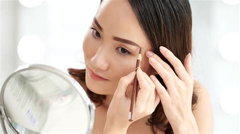 How Using Two Different Brow Pencil Shades Can Benefit Your Look