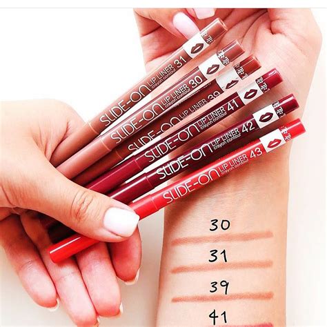 Автоматический карандаш для губ Триумф Slide-on lip liner | отзывы
