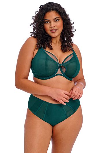 Купить нижнее белье Plus size - услуги брафиттера в Москве: цены, фото ...