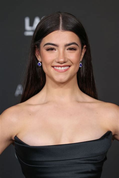 Pin by Chelsie Ellis on Charli d'amelio | Charli damelio photos