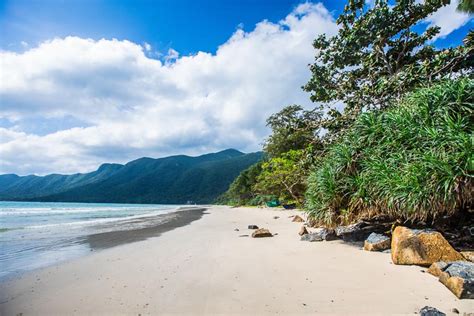 9 Vietnamese beaches perfect for families | Vietnam Tourism