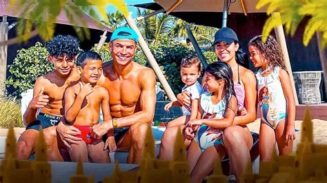 Cristiano Ronaldo posts heartwarming family portait on Instagram