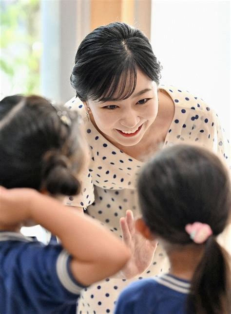 もみあげチャ～シュ～ : 【画像】佳子さま(30)前屈みお ぱいを披露wwwwwwwww - ライブドアブログ