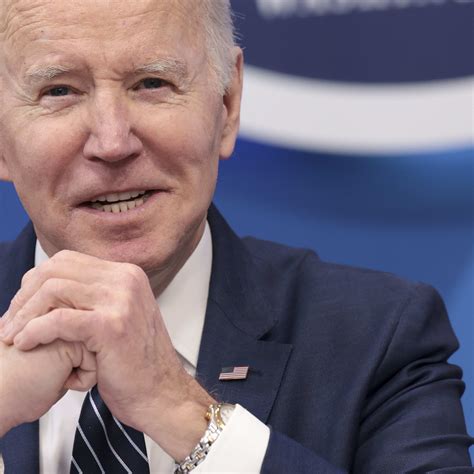 The Cocktail Drake Drinks 'All the Time' - Parade