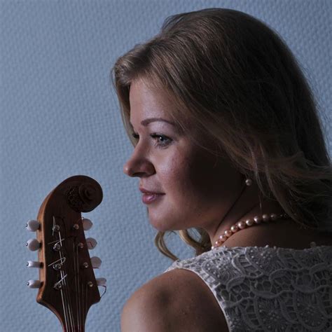 Elena Zabavskaya | the Mandolin Tuner