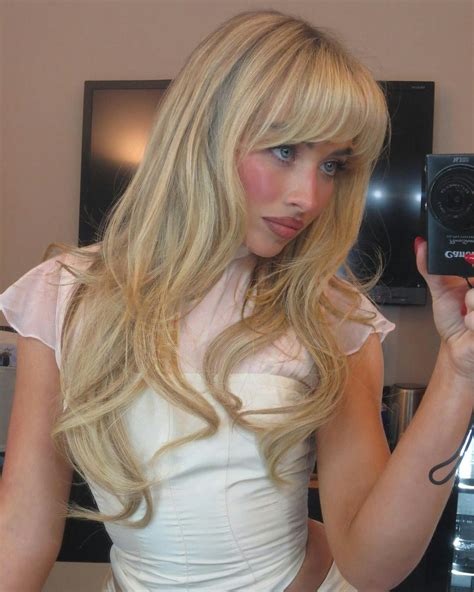 Sabrina Carpenter's SKIMS Lingerie Photos Are Wonderfully '90s-Inspired