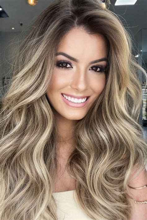 Loiro Escuro Em Morenas - Cabelo loiro bege | Cabelo escuro com luzes, Mechas loiras em morenas ...