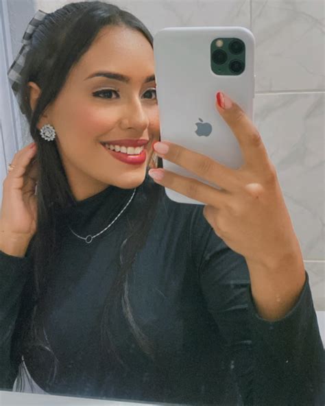 Milena Carvalho (@milenaaofi) • Instagram photos and videos