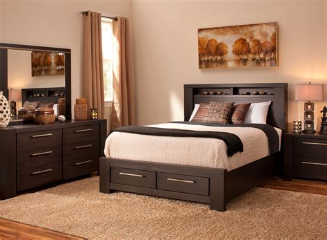 Raymour And Flanigan Bedroom Sets : Dundee 4-pc. Queen Bedroom Set - Cherry / Black | Raymour ...