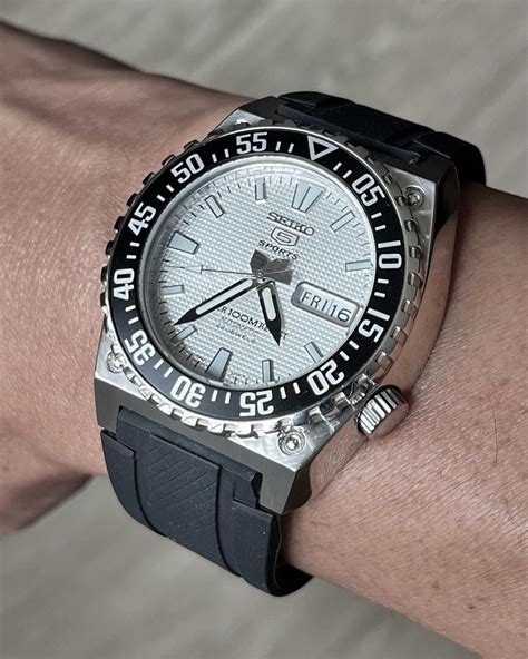 Jaison Ho on Instagram: "#CasioStrap #SeikOak #SeikoGenta #