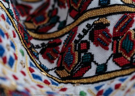 Collection AIDOMA Blouse traditionnelle Bucovina, 2018 de Delia Delions