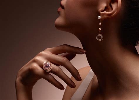 cartier trinity collection revamped  christmas  jewellery editor