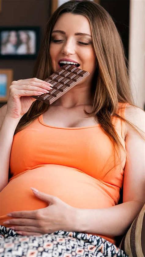 Dark Chocolate,প্রেগন্যান্ট মহিলাদের কি ডার্ক চকোলেট খাওয়া উচিত? - is