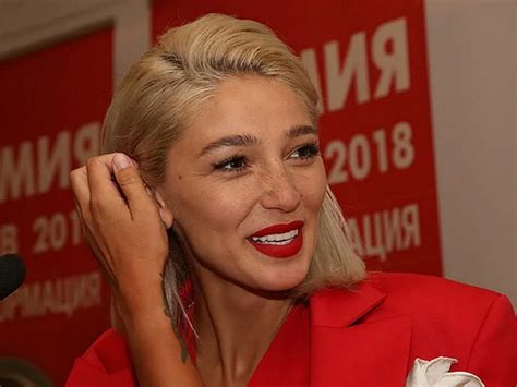"Фотки для мамы": Ивлееву высмеяли в Сети за образ "хорошей ...