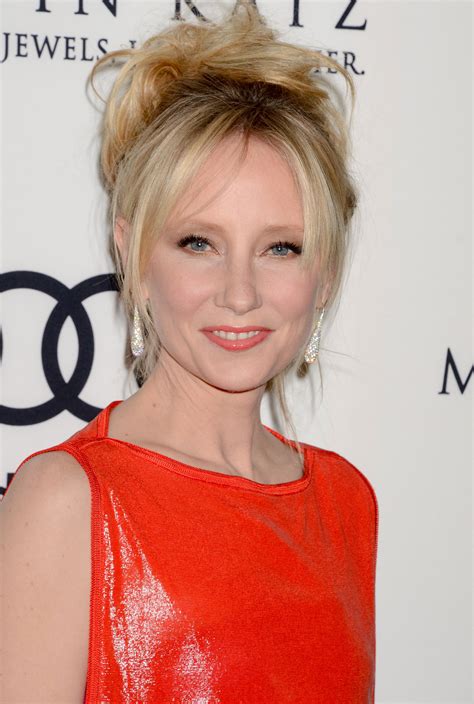 Anne Heche Wallpapers (31 images) - WallpaperCat