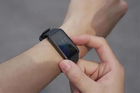 Huawei Band 8 Review : Long Battery Life "light" Experience