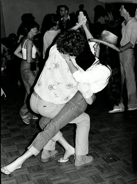 22 Vintage 1970s Photos Of Celebs Partying At Studio 54