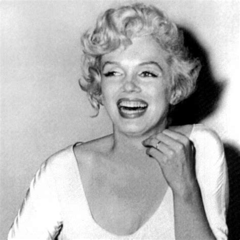 Pourquoi Marilyn Monroe est devenue blonde