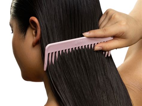 10 Practical Tips to Stop Hair Shedding – Gisou EU
