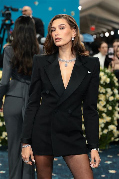 Hailey Bieber comparte nueva foto de 'tierno bebé' Jack Blues a los 9