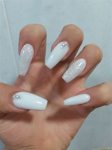 Uñas acrilicas blancas 💕💕 in 2022 | White acrylic nails, Acrylic nails ...