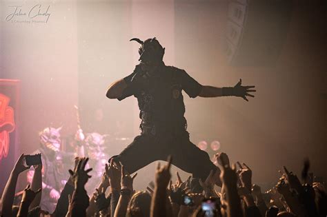 New singer Scott Beck is a crowd pleasing monster, this is him standing ...