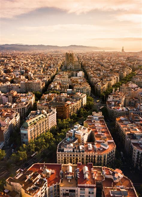 Barcelona Travel Guide: Tips and Recommendations for Your Visit
