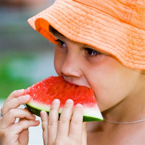 2025x2022 Resolution girl, panama, watermelon 2025x2022 Resolution