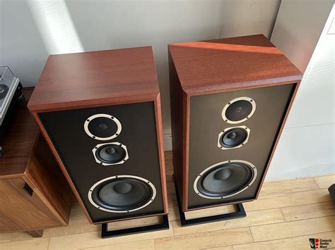 KLH Model 5 speakers Photo #5416291 - US Audio Mart