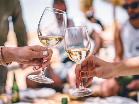 9 Lowest Calorie Alcohols For Weight Loss | Man of Many