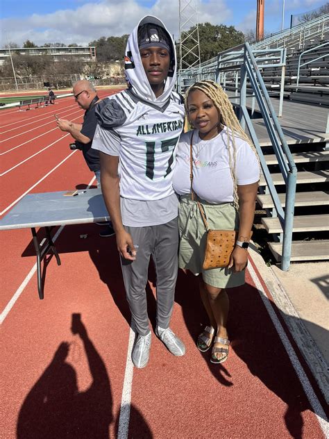 Ohio State receiver Carnell Tate breaks silence on mom Ashley Griggs